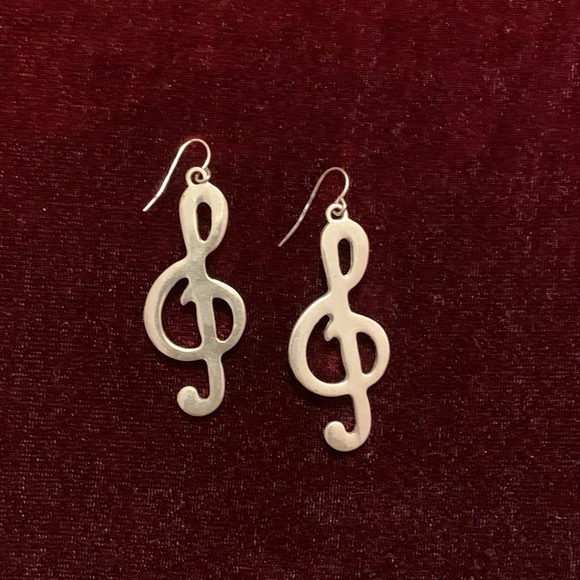Jewelry - SOLD! Treble clef 🎼 metal earrings